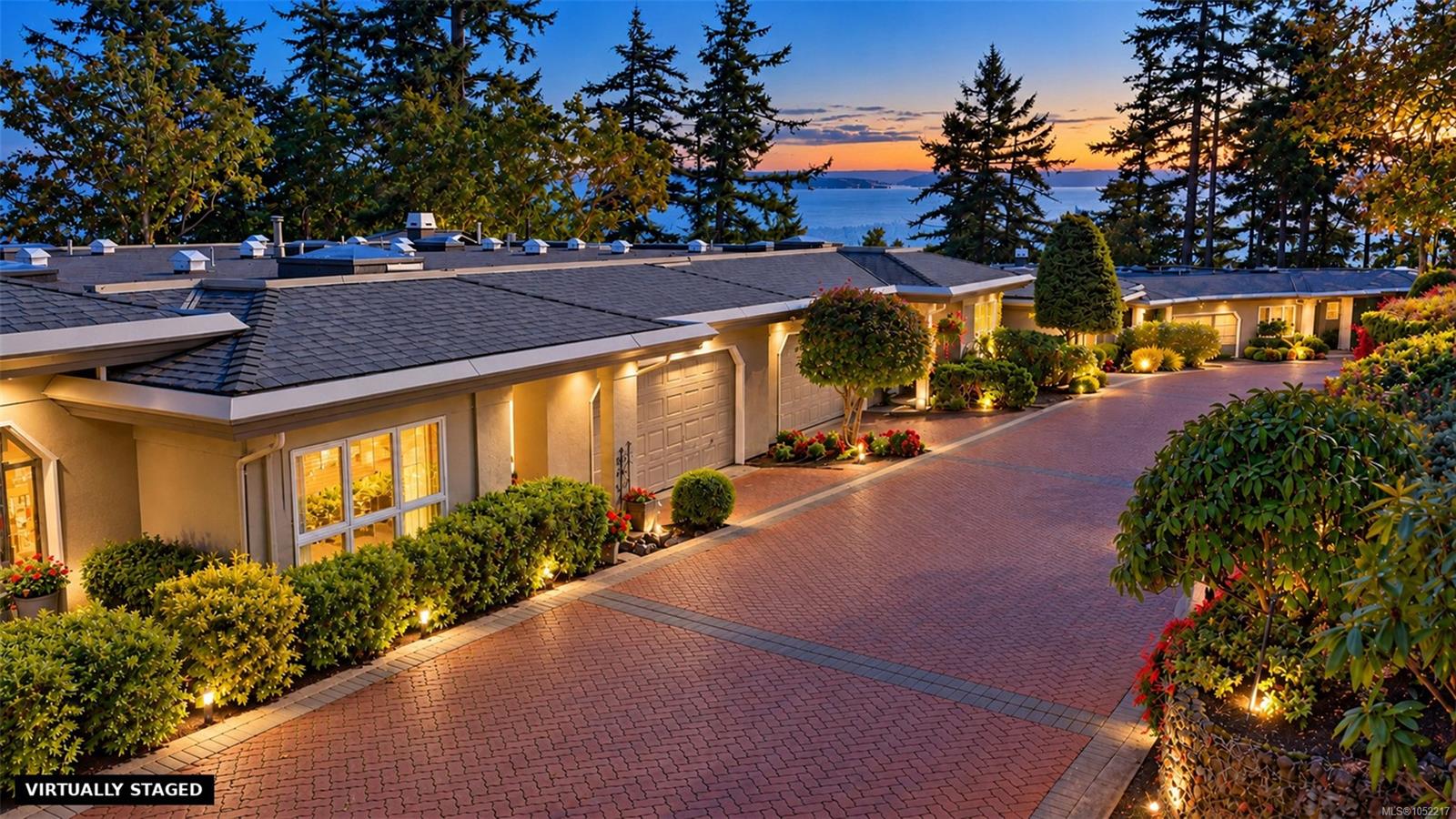 10 942 Boulderwood Rise, Saanich