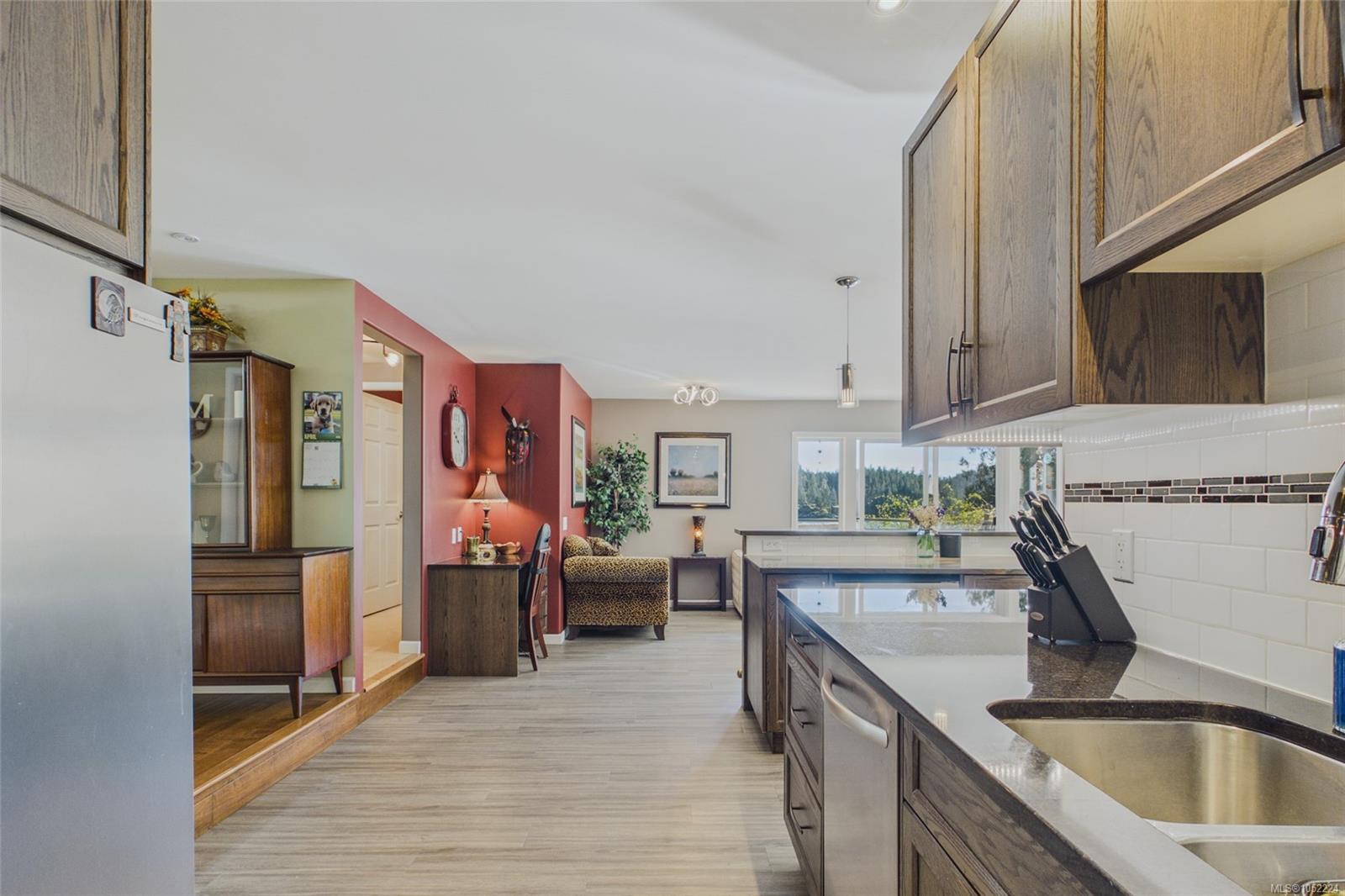 1361 Bodington Rd — listing photo 14 of 97