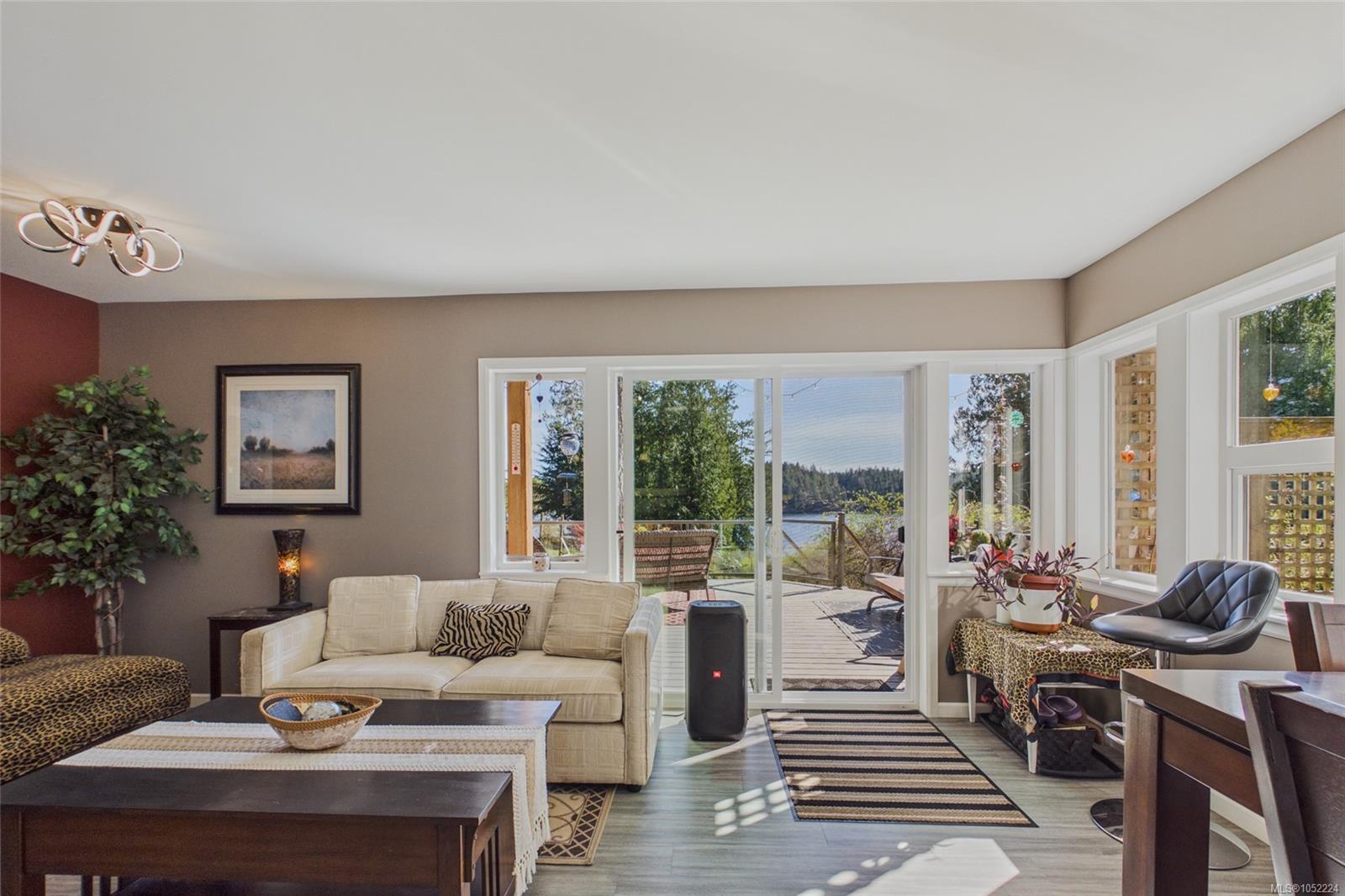 1361 Bodington Rd — listing photo 9 of 97