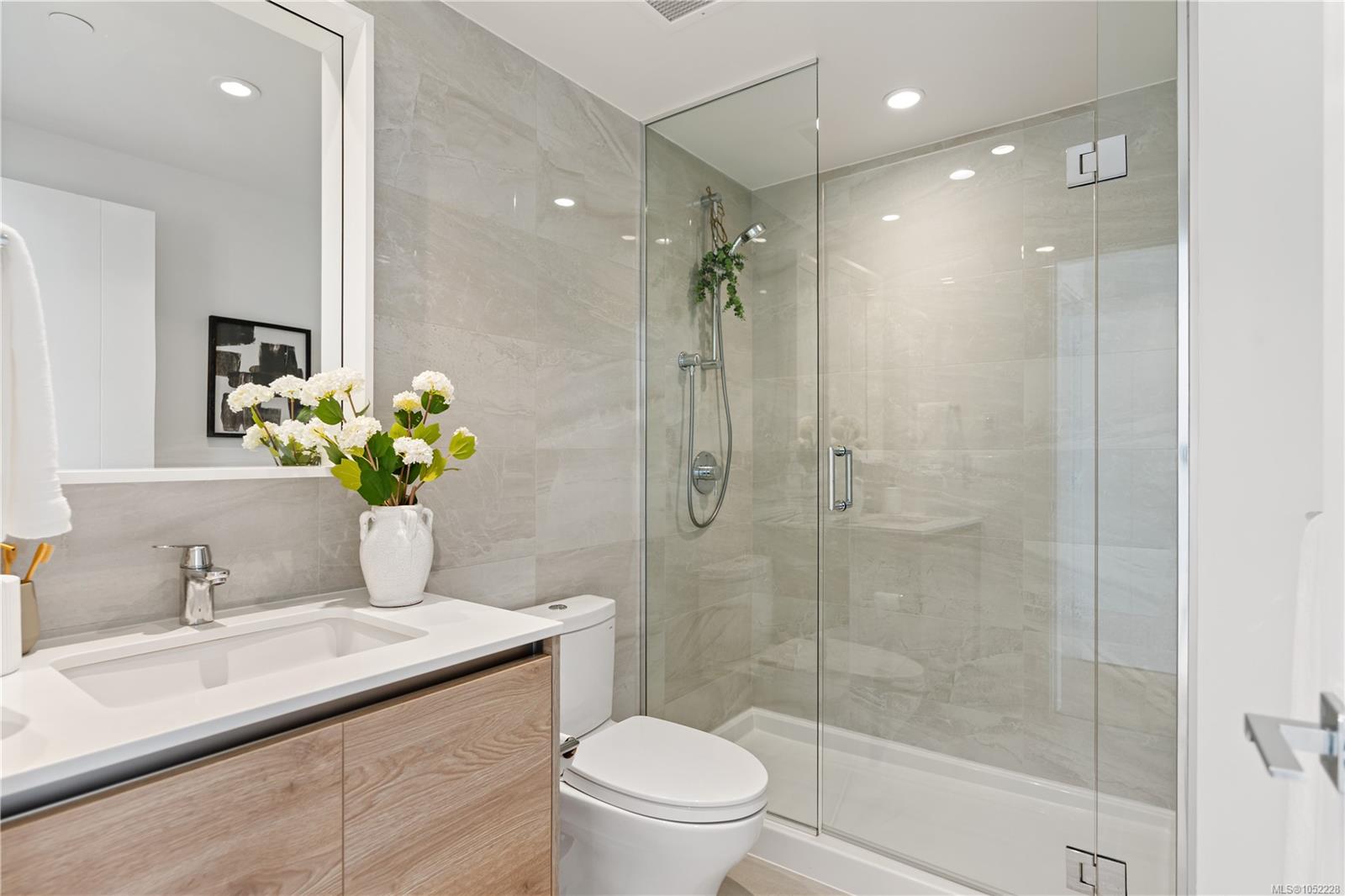 908-369 Tyee Rd — listing photo 13 of 36