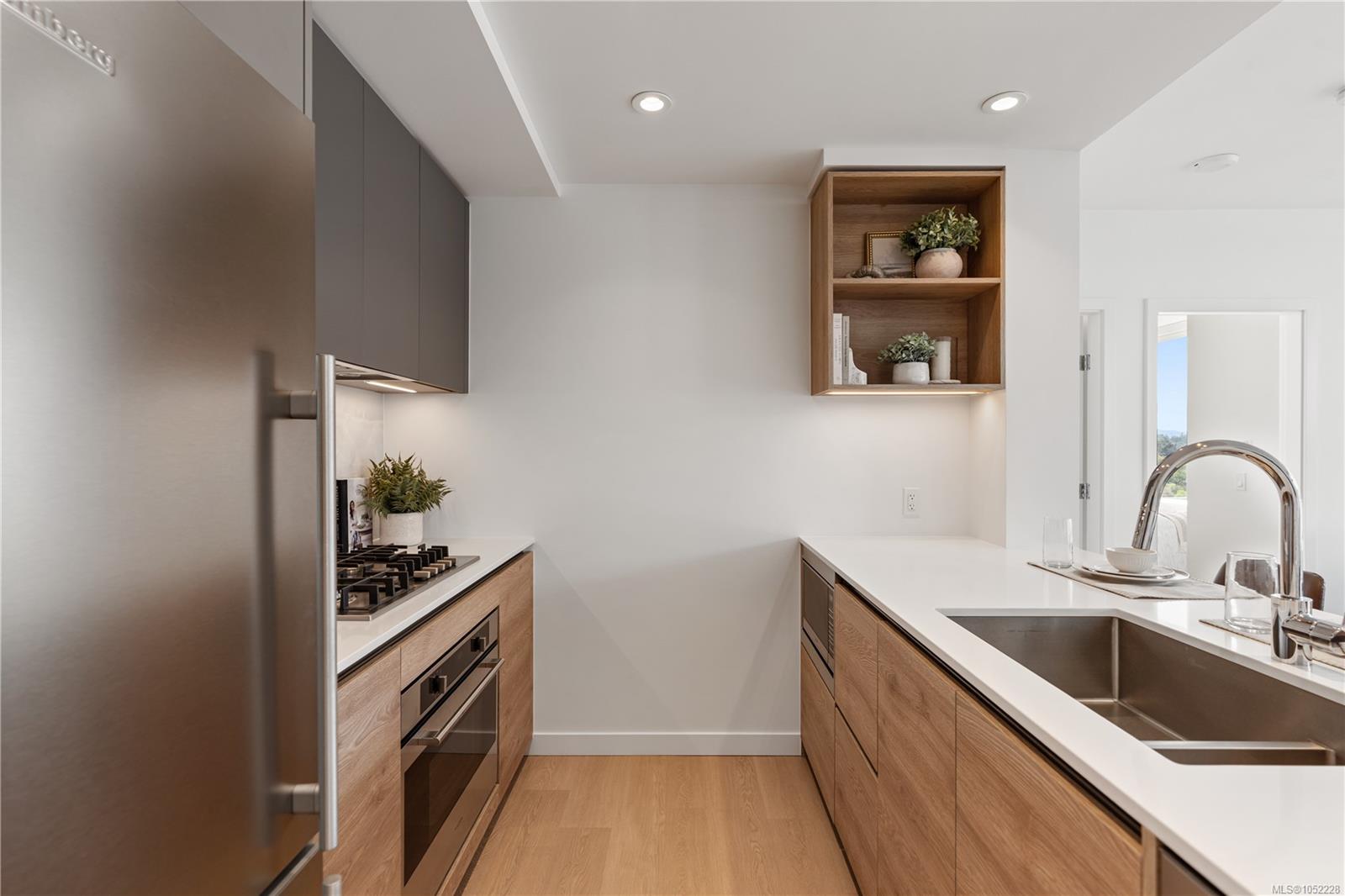 908-369 Tyee Rd — listing photo 6 of 36