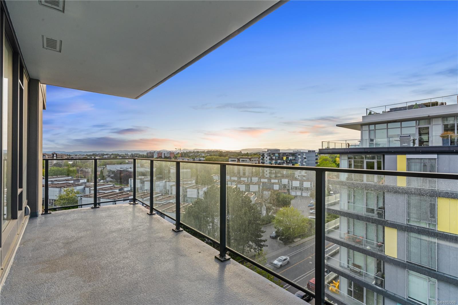 908-369 Tyee Rd — listing photo 10 of 36