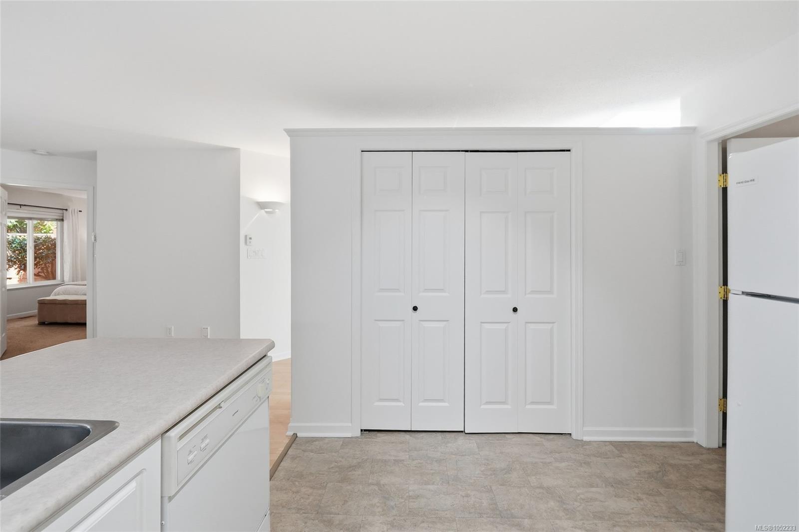 9-850 Arbutus St — listing photo 14 of 35