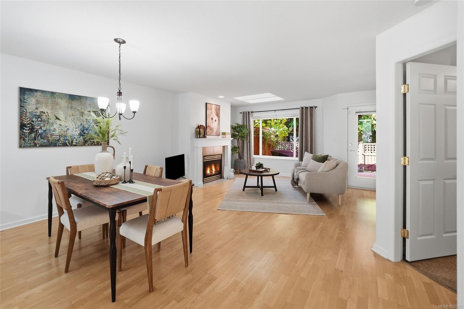 9-850 Arbutus St — listing photo 5 of 35