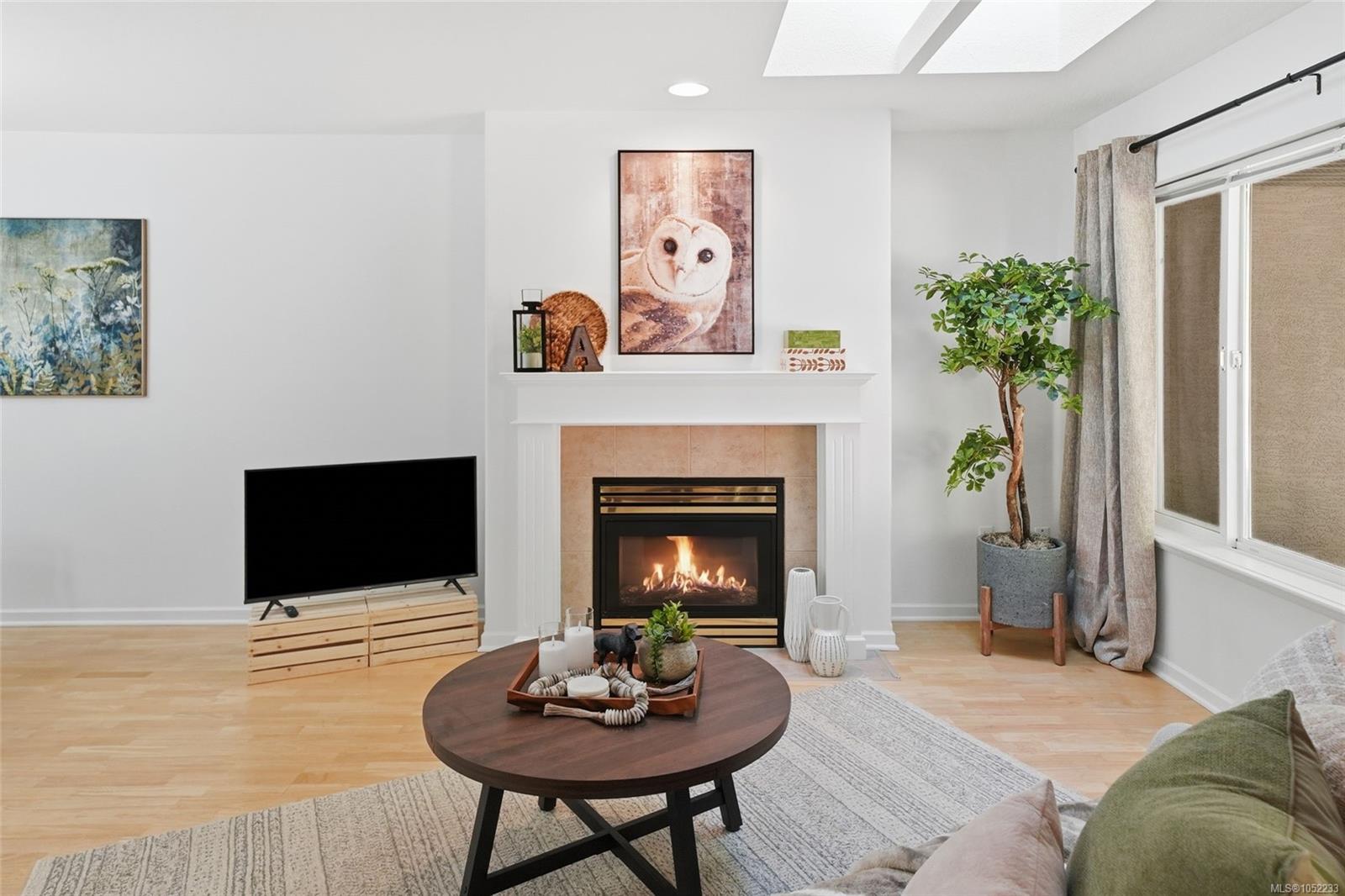 9-850 Arbutus St — listing photo 6 of 35