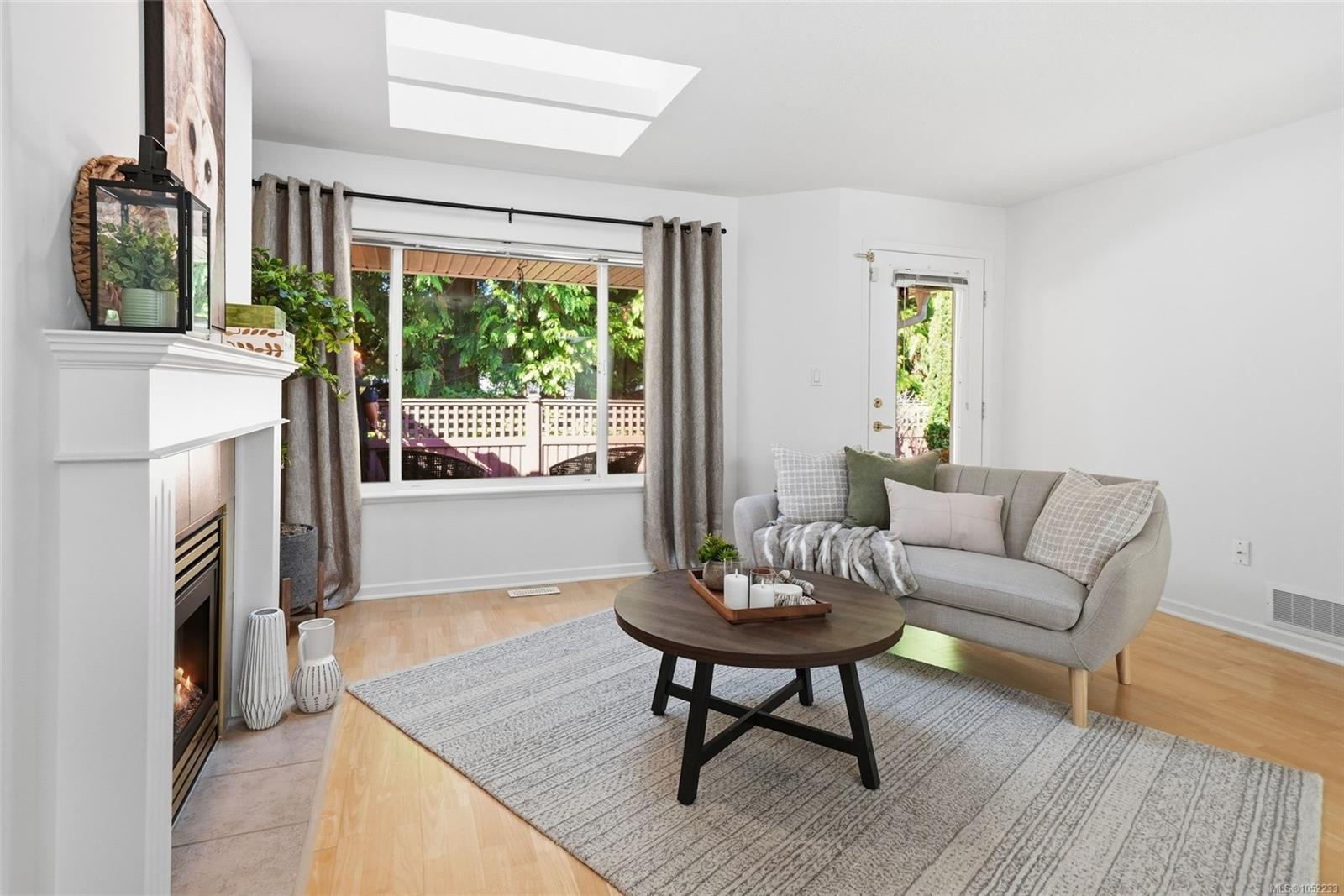 9-850 Arbutus St — listing photo 7 of 35
