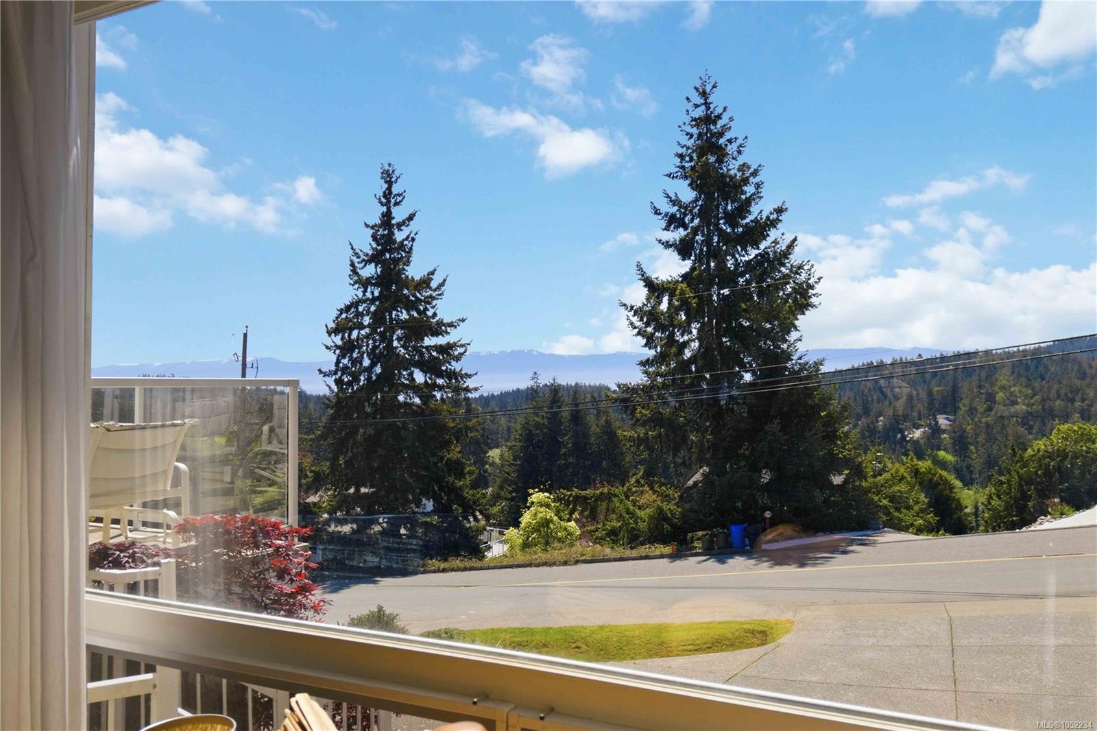 3533 Sunheights Dr, Langford