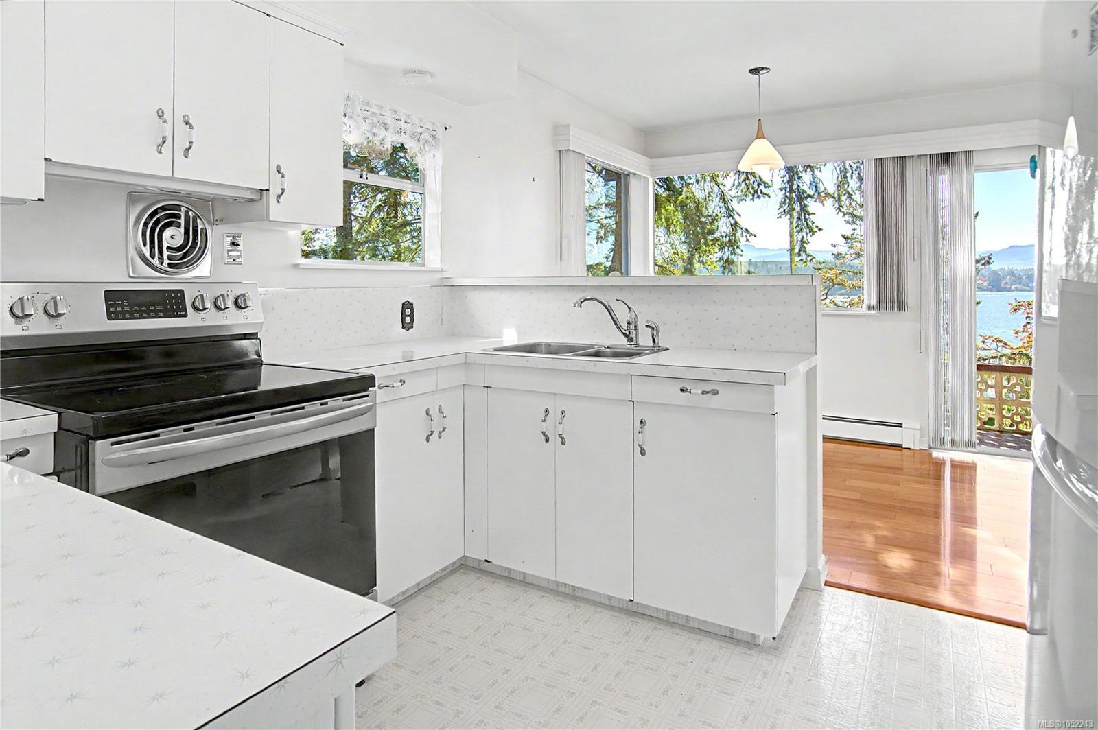 1459 Whitecap Rd — listing photo 6 of 62