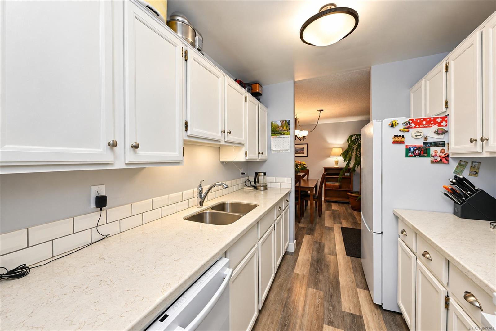 309-18 King George St — listing photo 13 of 38
