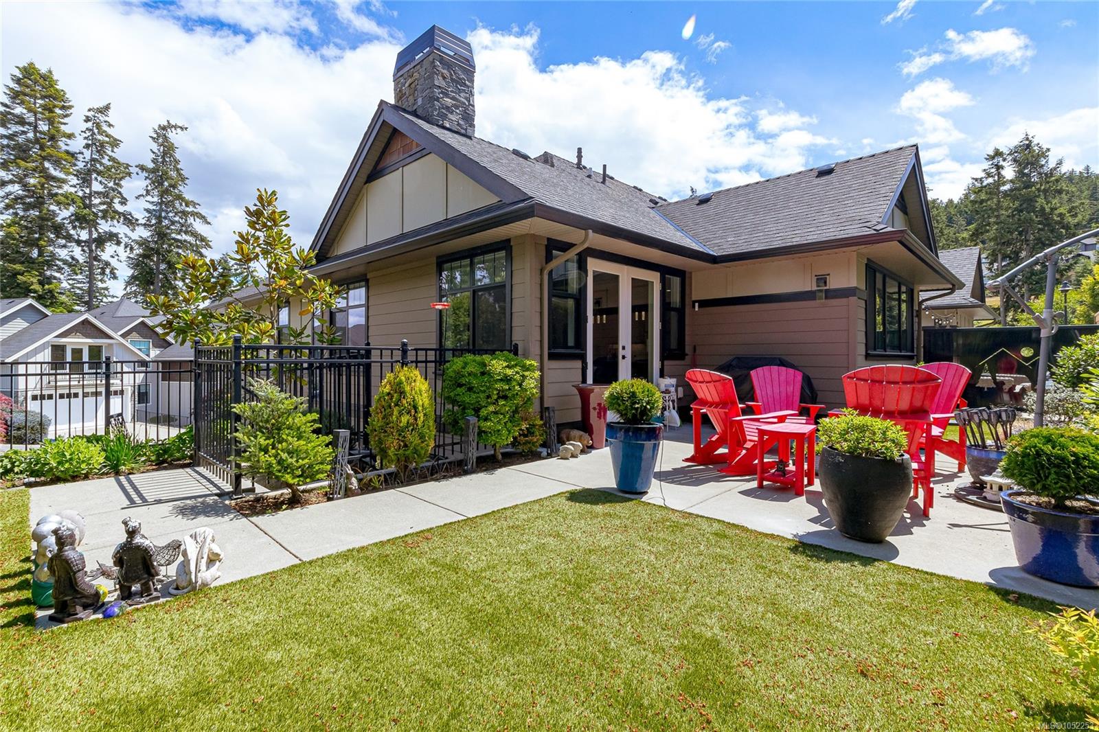 1307 Champions Crt — listing photo 12 of 40