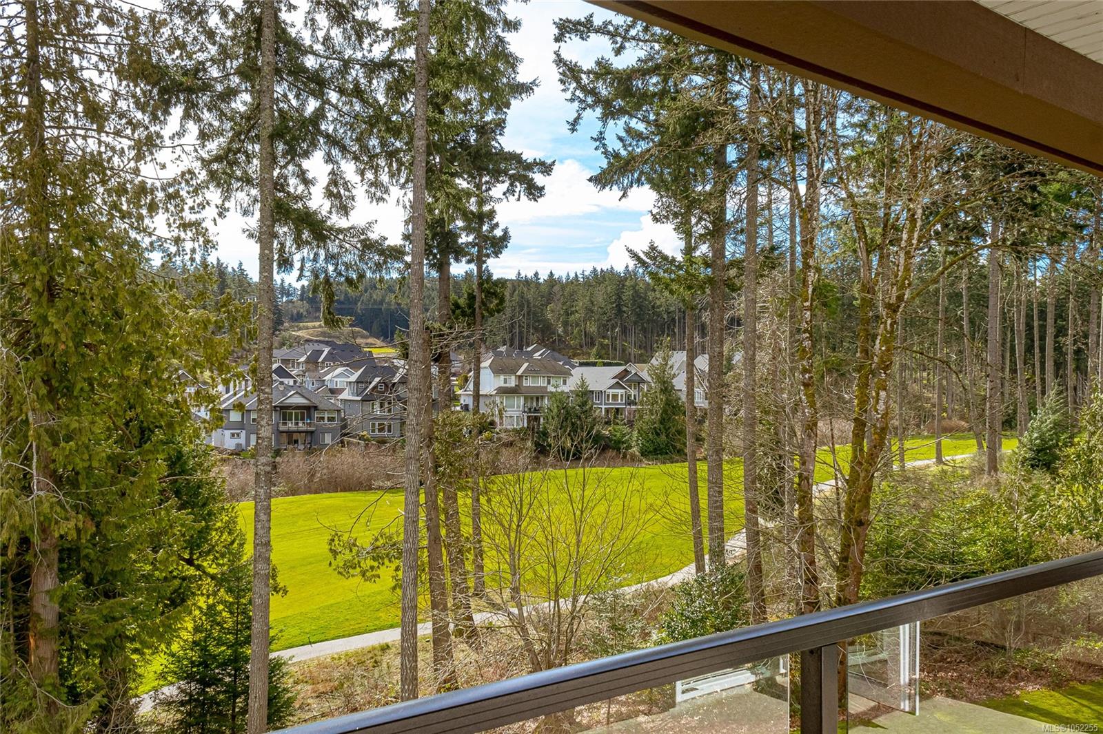 302-1395 Bear Mountain Pkwy — listing photo 14 of 33