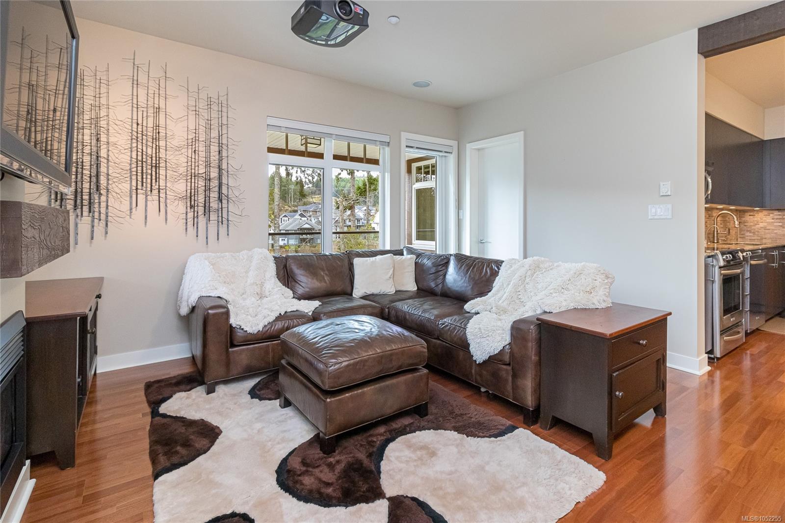 302-1395 Bear Mountain Pkwy — listing photo 3 of 33