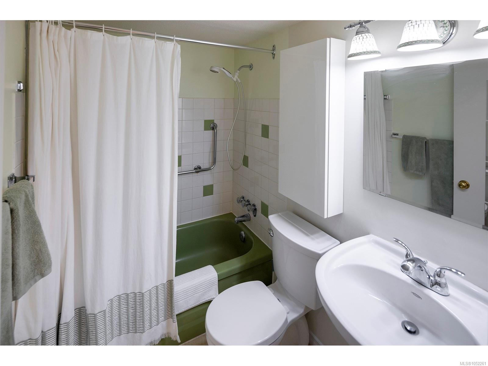 307-2095 Oak Bay Ave — listing photo 14 of 31