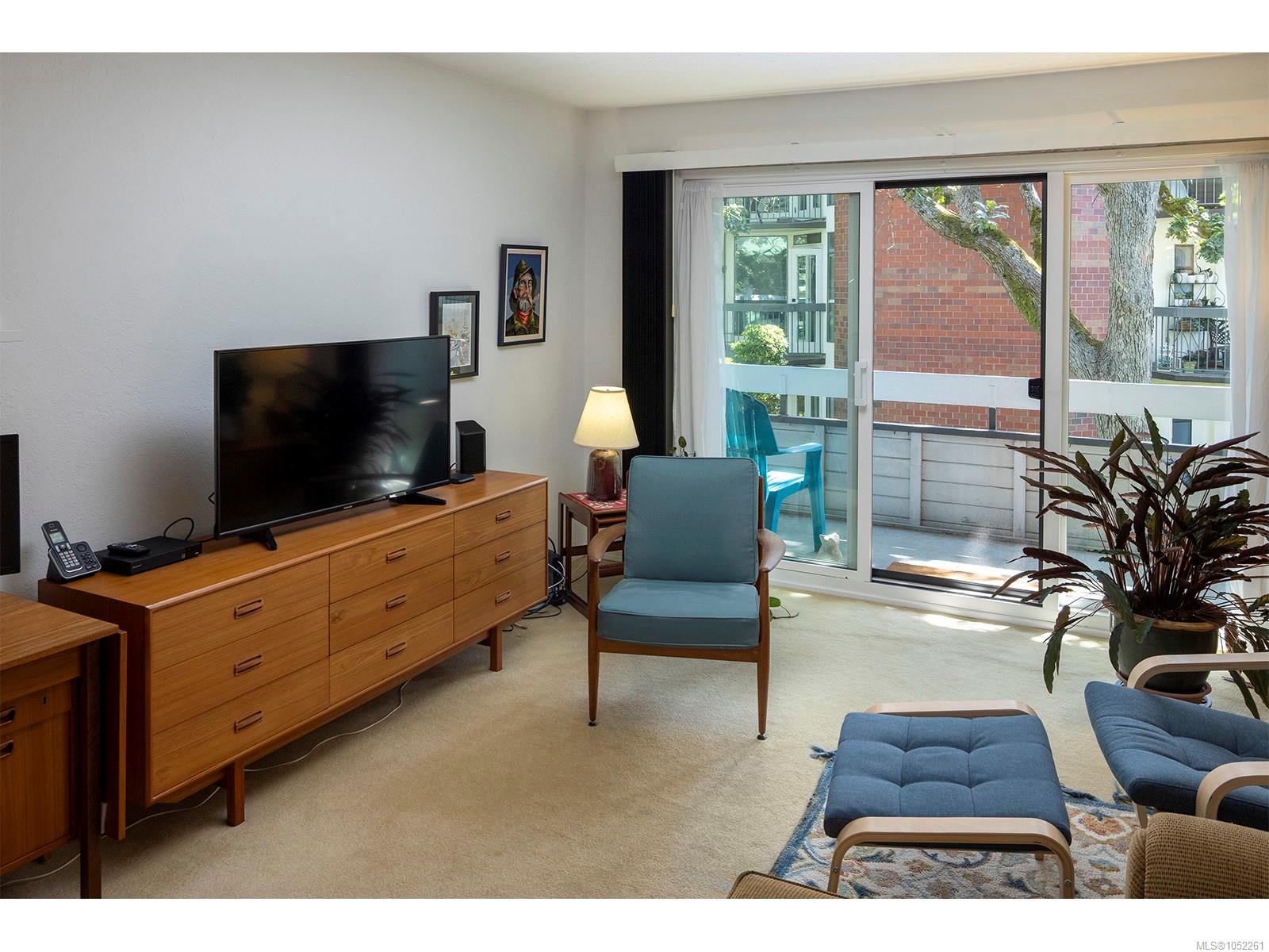 307-2095 Oak Bay Ave — listing photo 5 of 31
