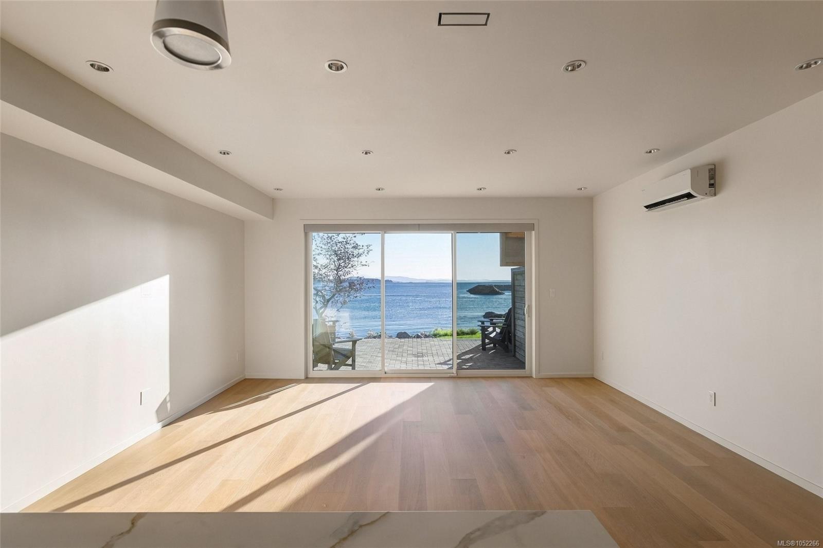 2-2525 Rothesay Ave — listing photo 5 of 39