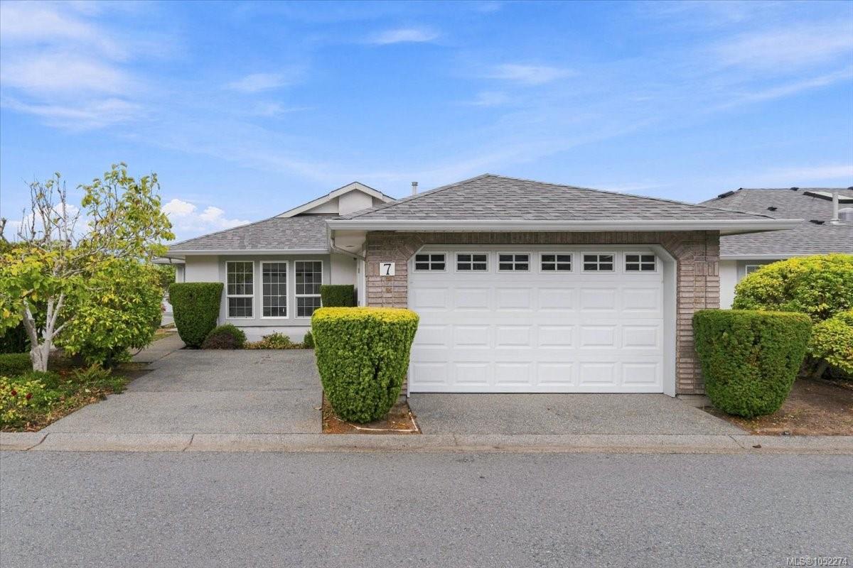 7 6595 Groveland Dr, Nanaimo