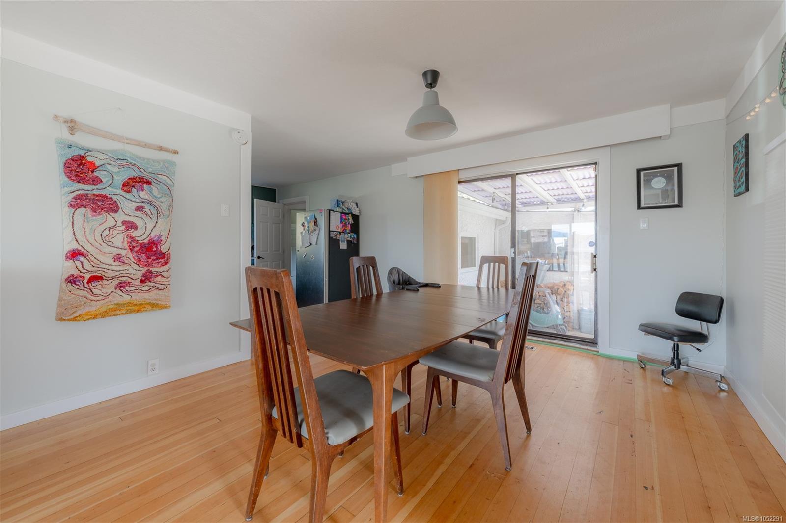 4891 David St — listing photo 14 of 47