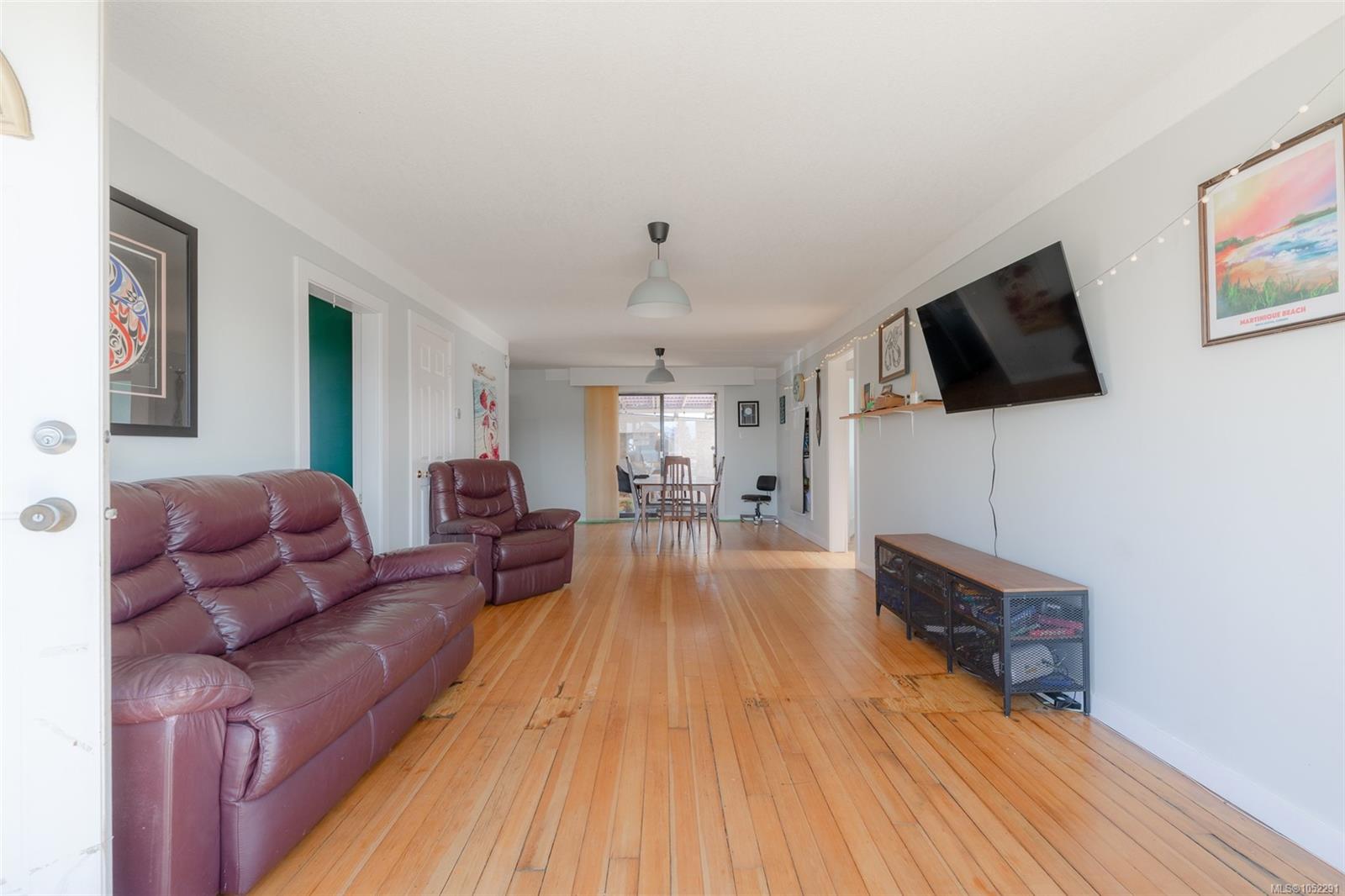 4891 David St — listing photo 8 of 47