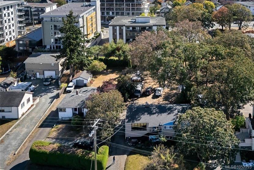 845 Old Esquimalt Rd — listing photo 5 of 20