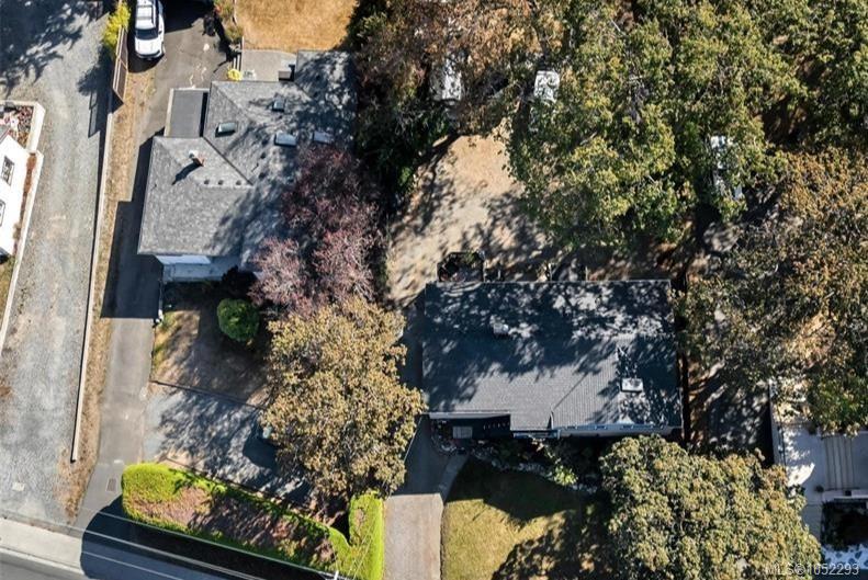 845 Old Esquimalt Rd — listing photo 6 of 20