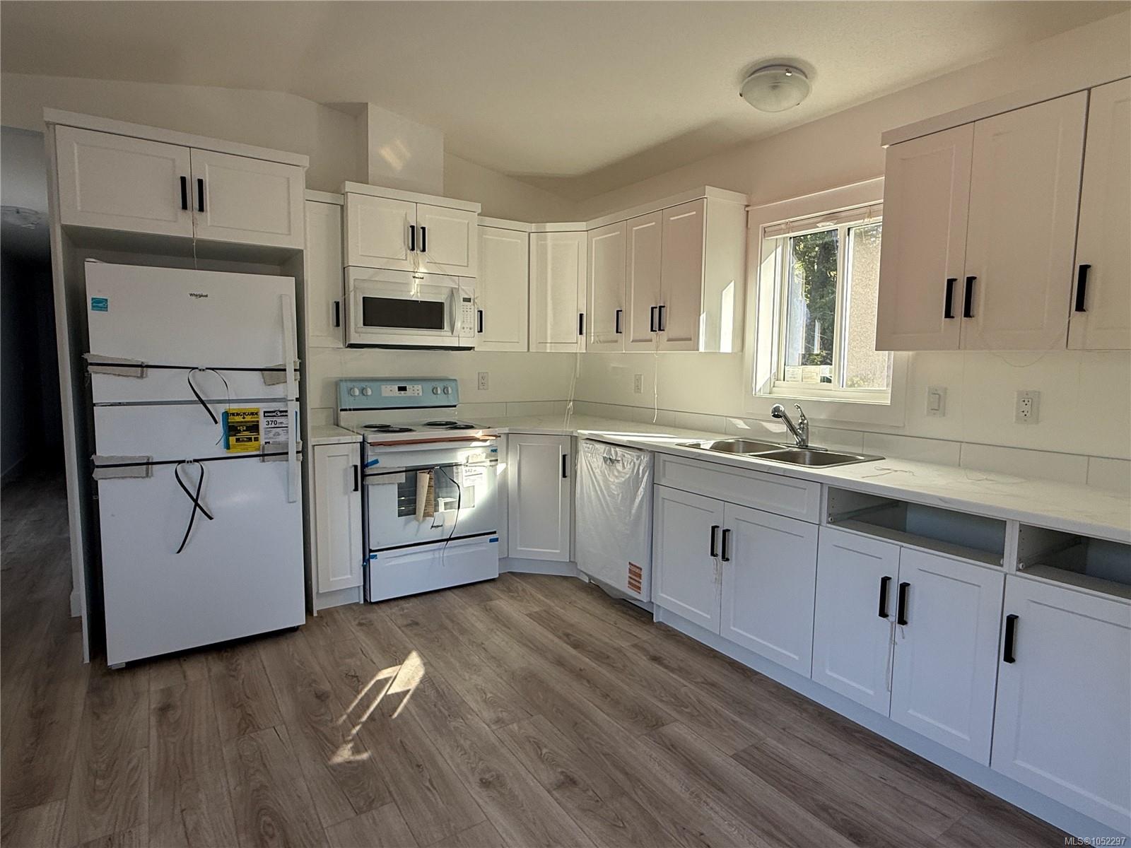 13-731 Marine Dr — listing photo 3 of 8