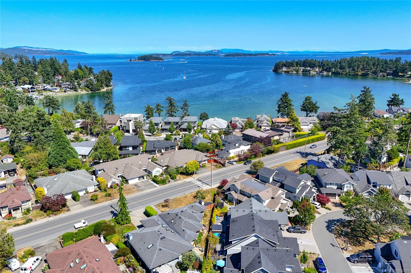 10372 Resthaven Dr — listing photo 2 of 42