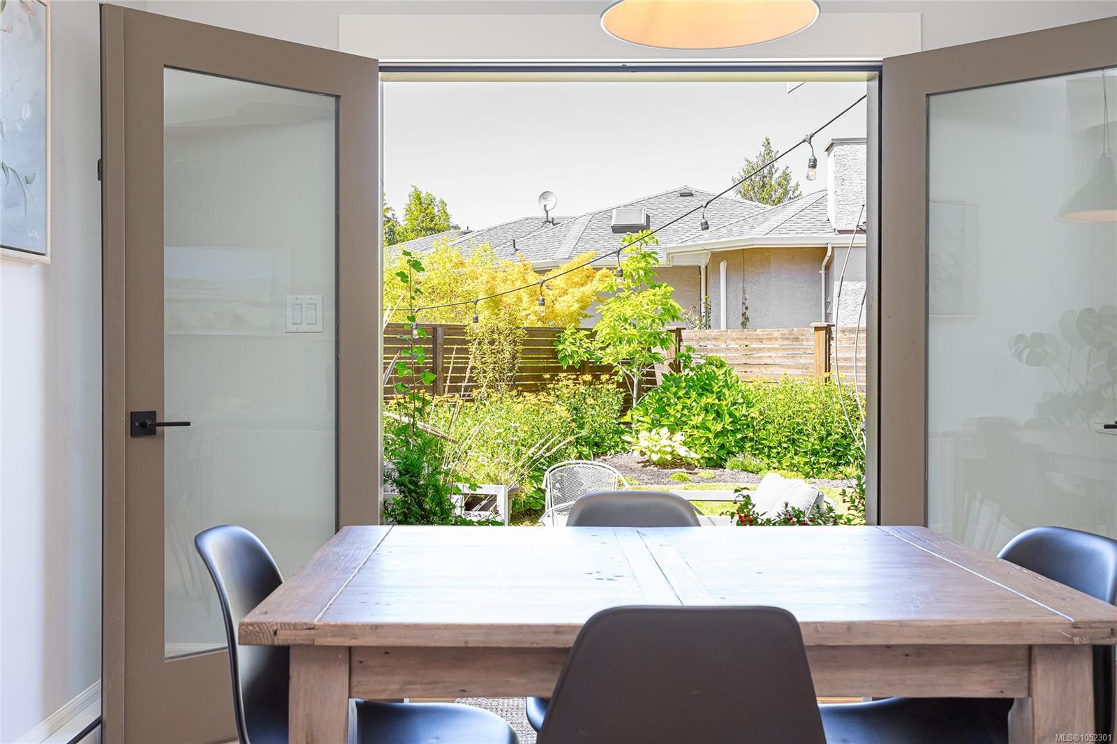 10372 Resthaven Dr — listing photo 12 of 42