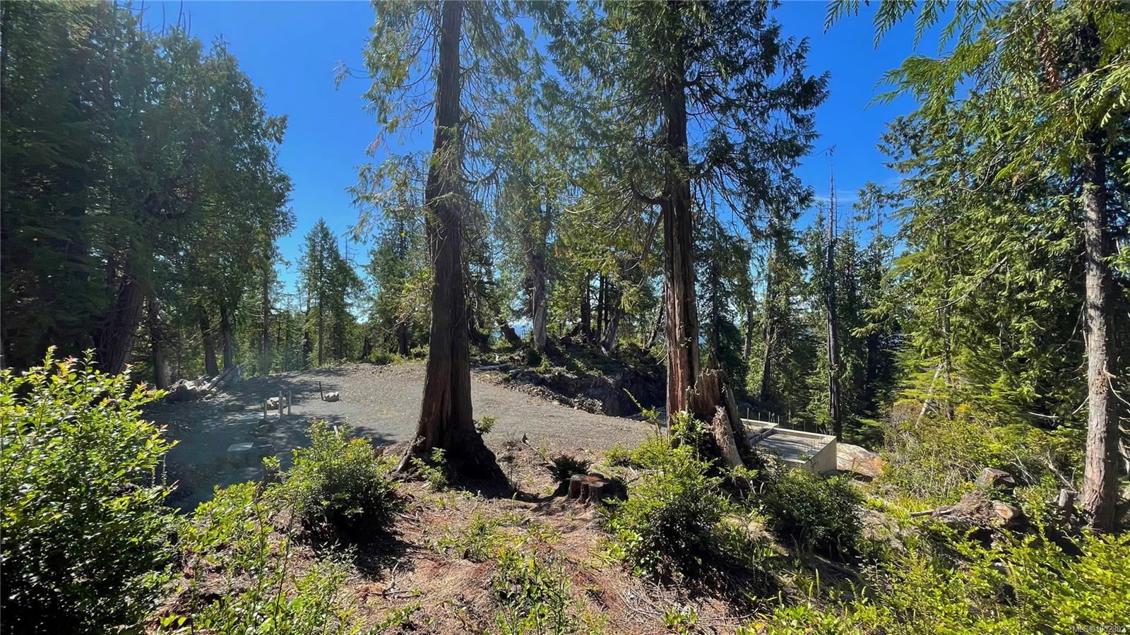 340 Tonquin Park Rd — listing photo 9 of 19