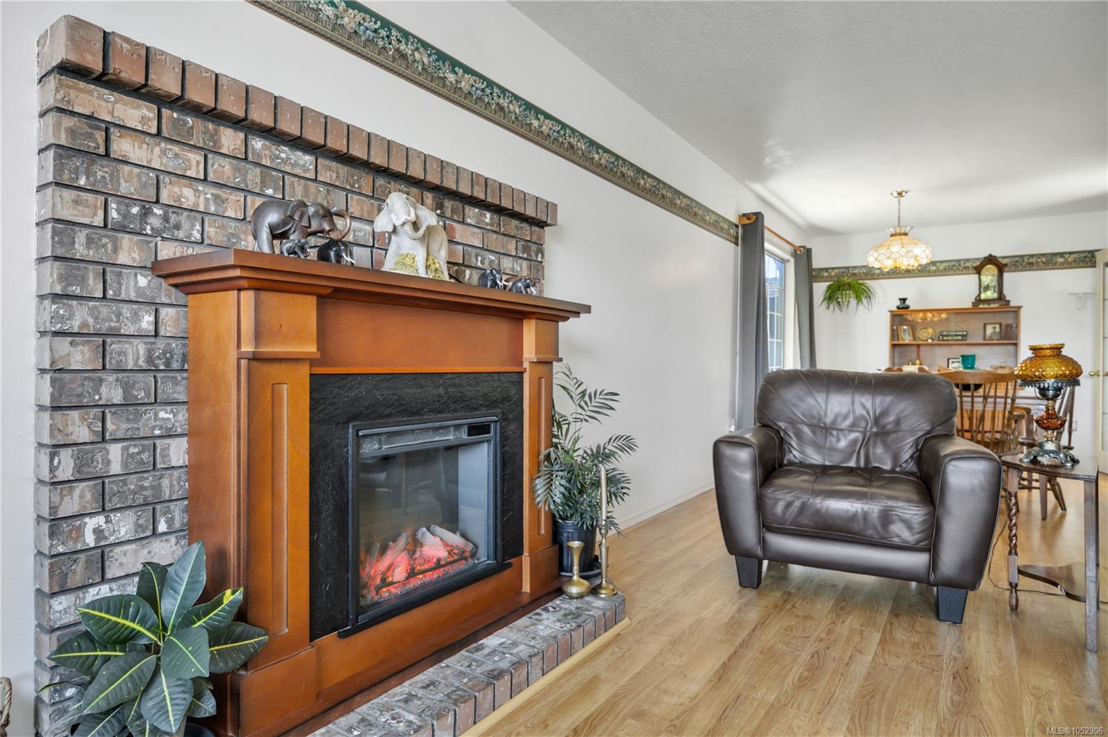 702 Forsyth Ave — listing photo 8 of 51