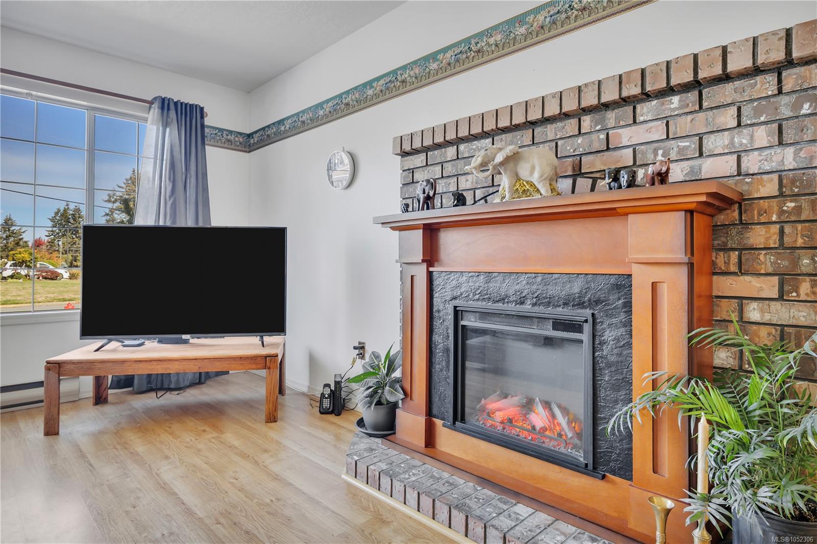 702 Forsyth Ave — listing photo 9 of 51