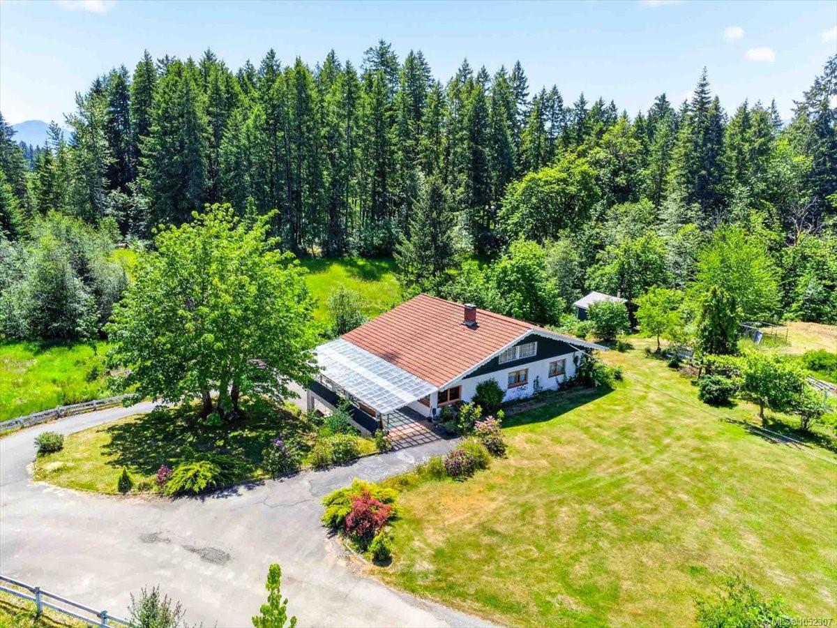 7251 Thompson Rd — listing photo 3 of 87