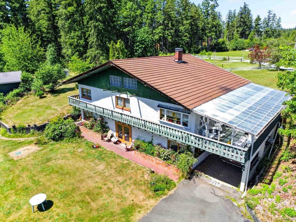 7251 Thompson Rd — listing photo 5 of 87