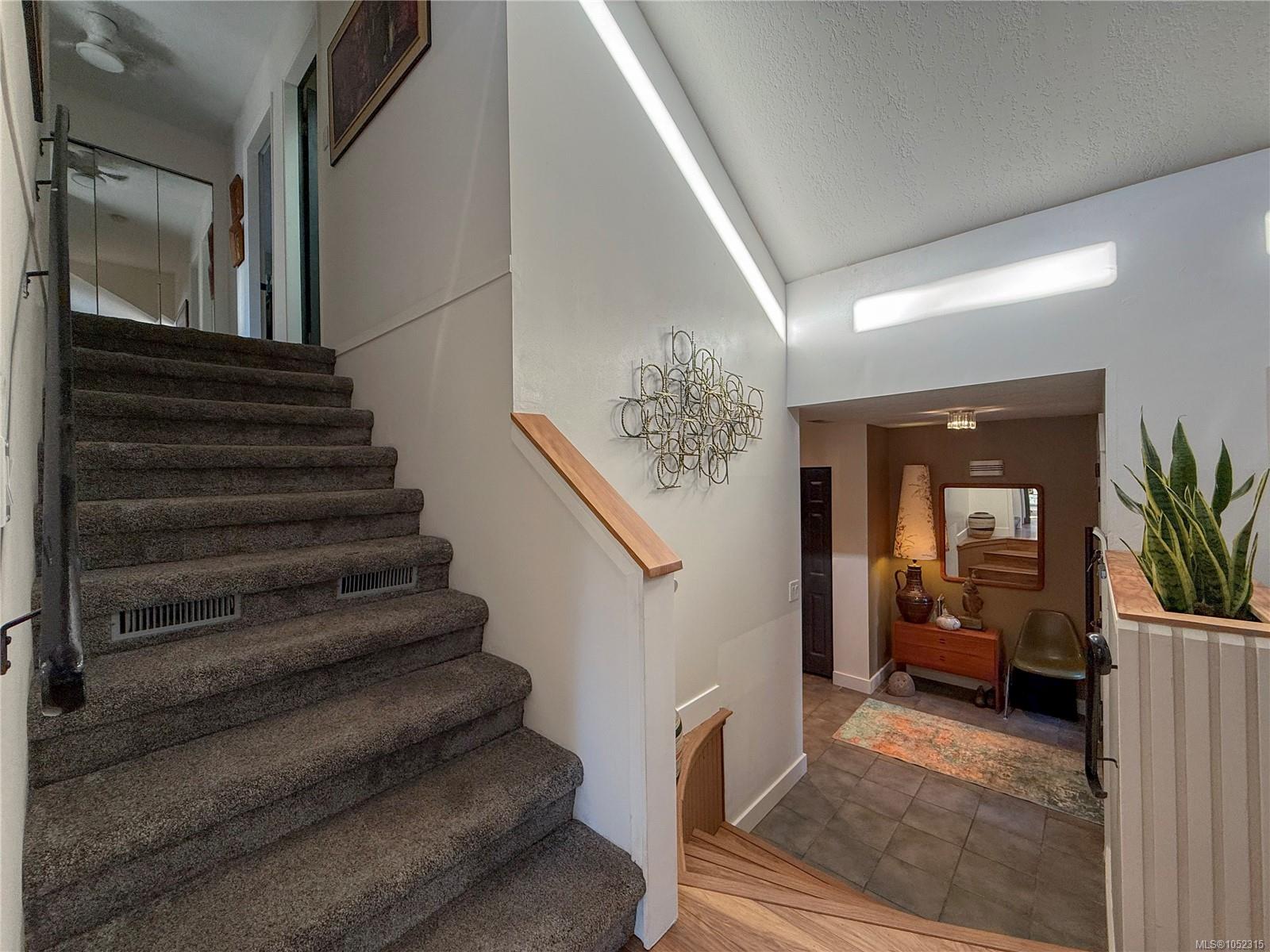 3836 Sutil Rd — listing photo 7 of 49