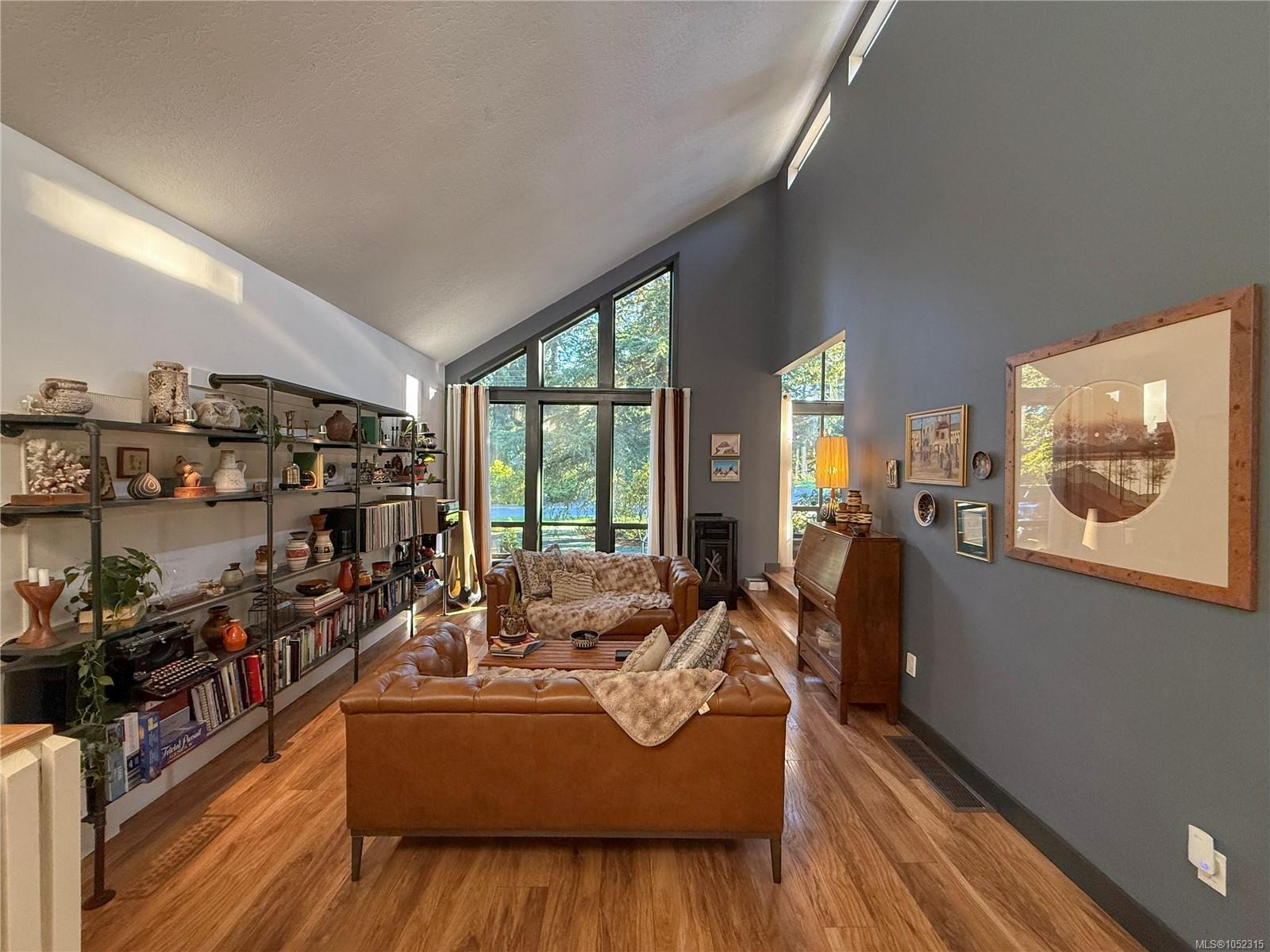 3836 Sutil Rd — listing photo 8 of 49