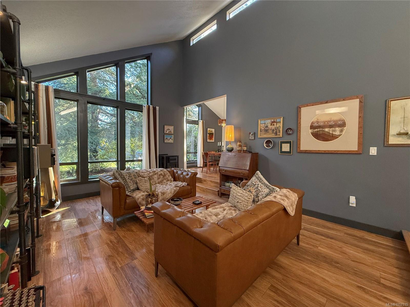 3836 Sutil Rd — listing photo 9 of 49