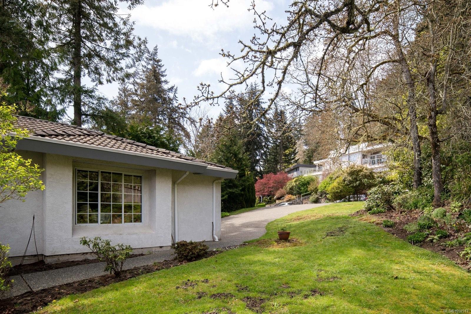 4617 Cliffwood Pl — listing photo 4 of 48