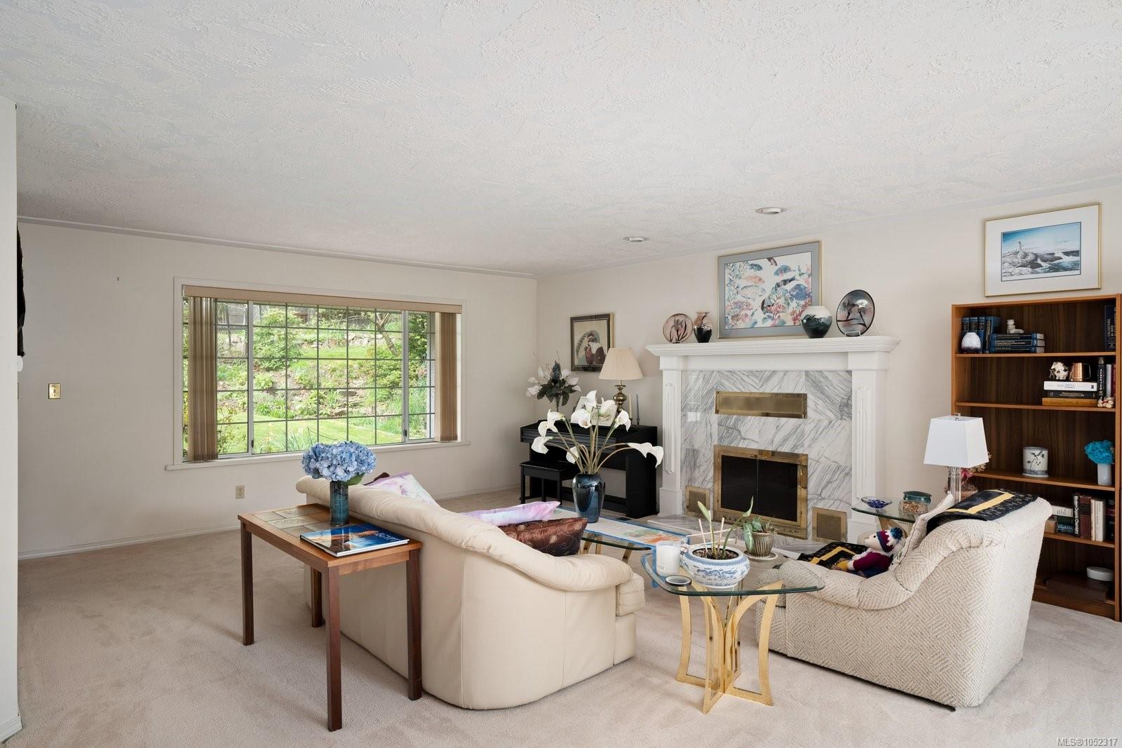 4617 Cliffwood Pl — listing photo 7 of 48
