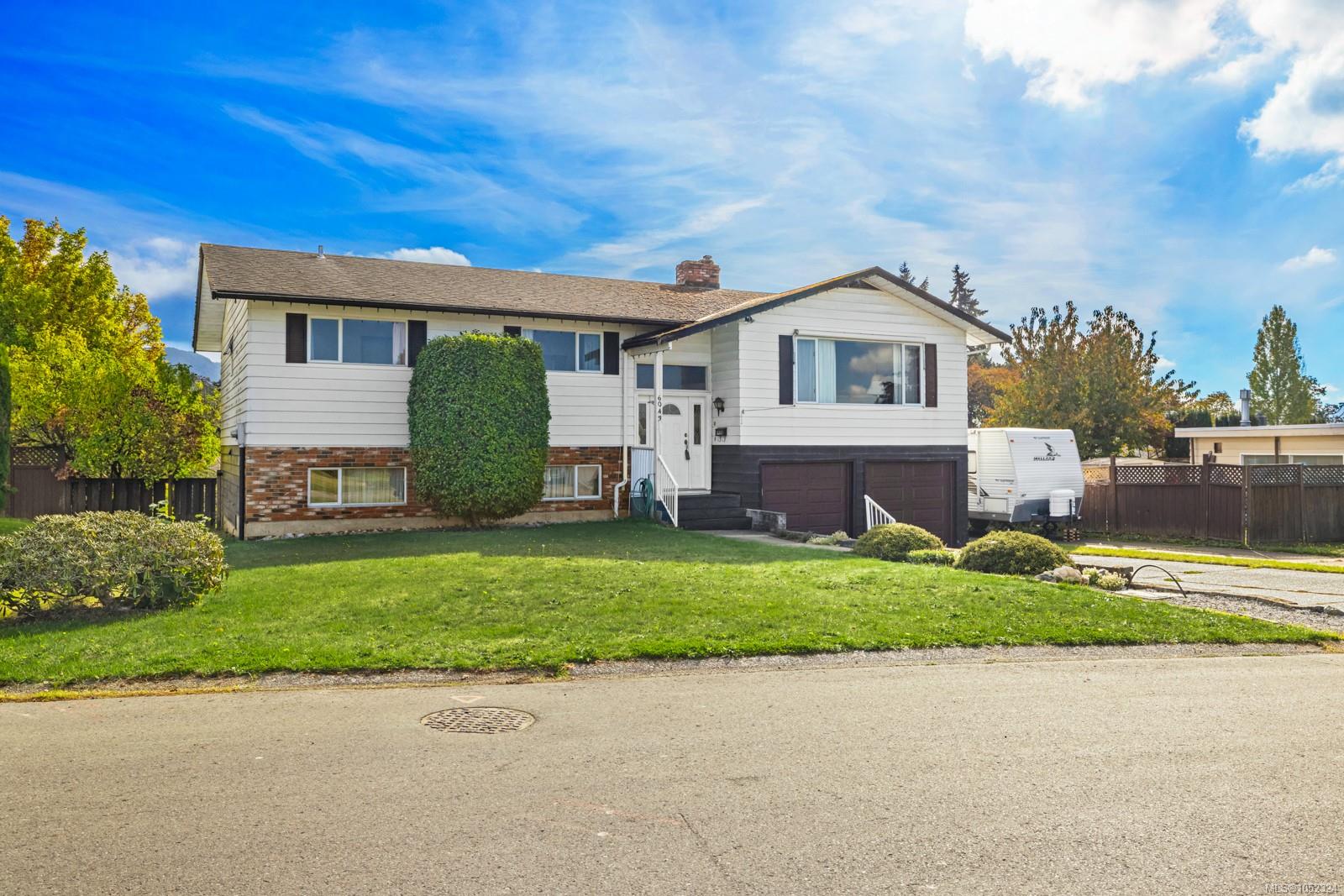 6043 Trillium Way — listing photo 2 of 41