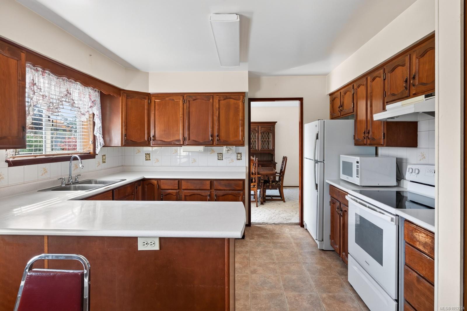 6043 Trillium Way — listing photo 6 of 41