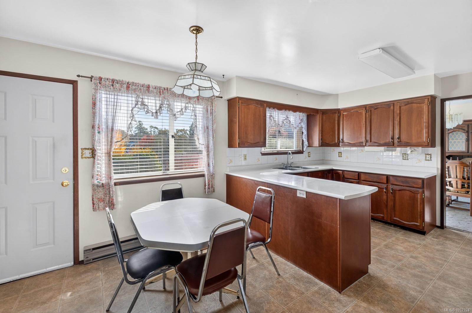 6043 Trillium Way — listing photo 9 of 41
