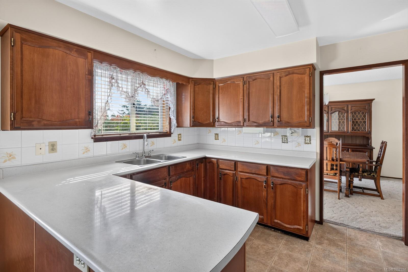 6043 Trillium Way — listing photo 10 of 41