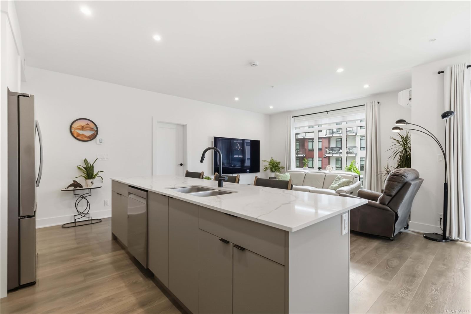 202-1114 Samar Cres — listing photo 5 of 50
