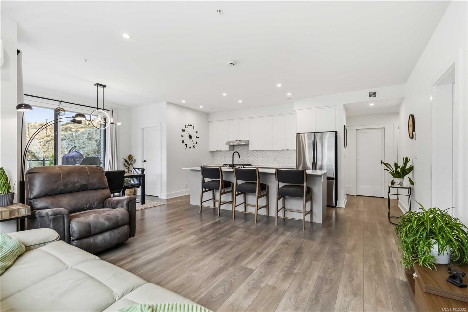 202-1114 Samar Cres — listing photo 8 of 50
