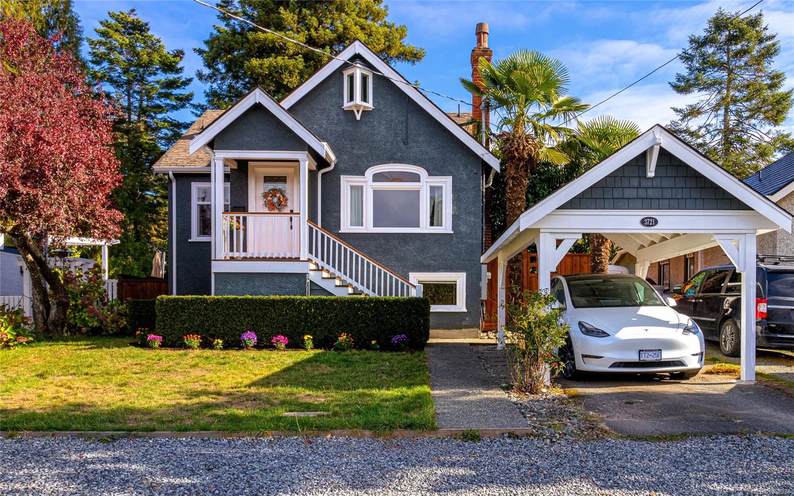3721 Craigmillar Ave — listing photo 2 of 60