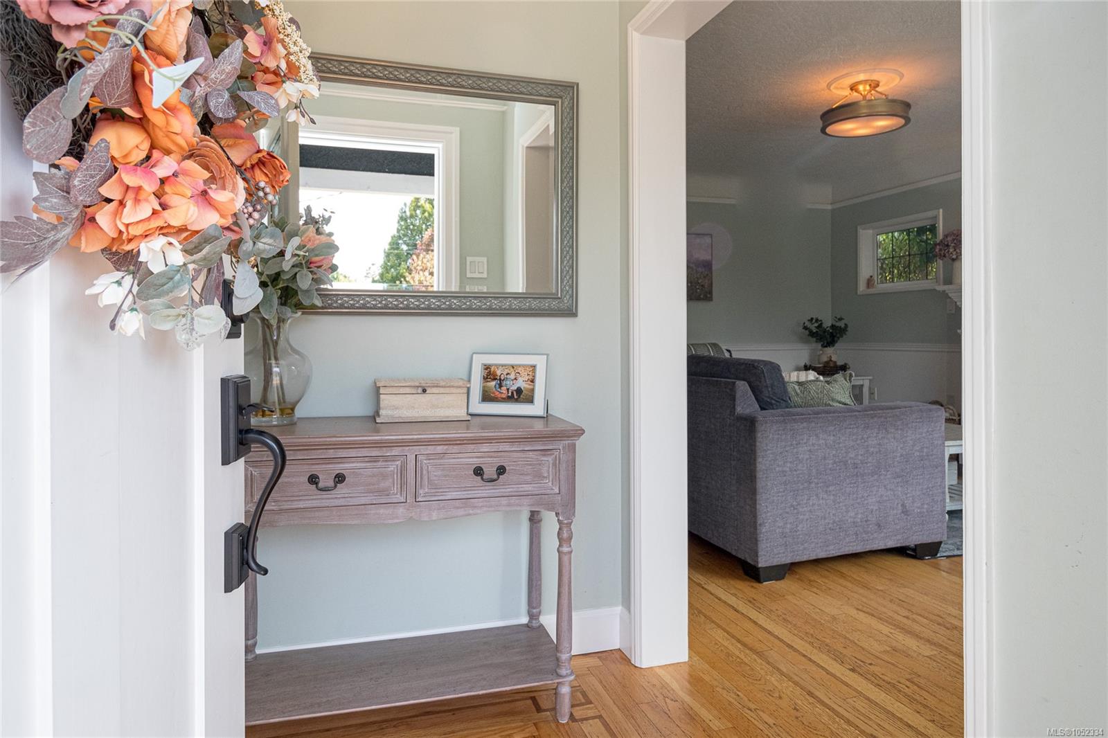 3721 Craigmillar Ave — listing photo 7 of 60