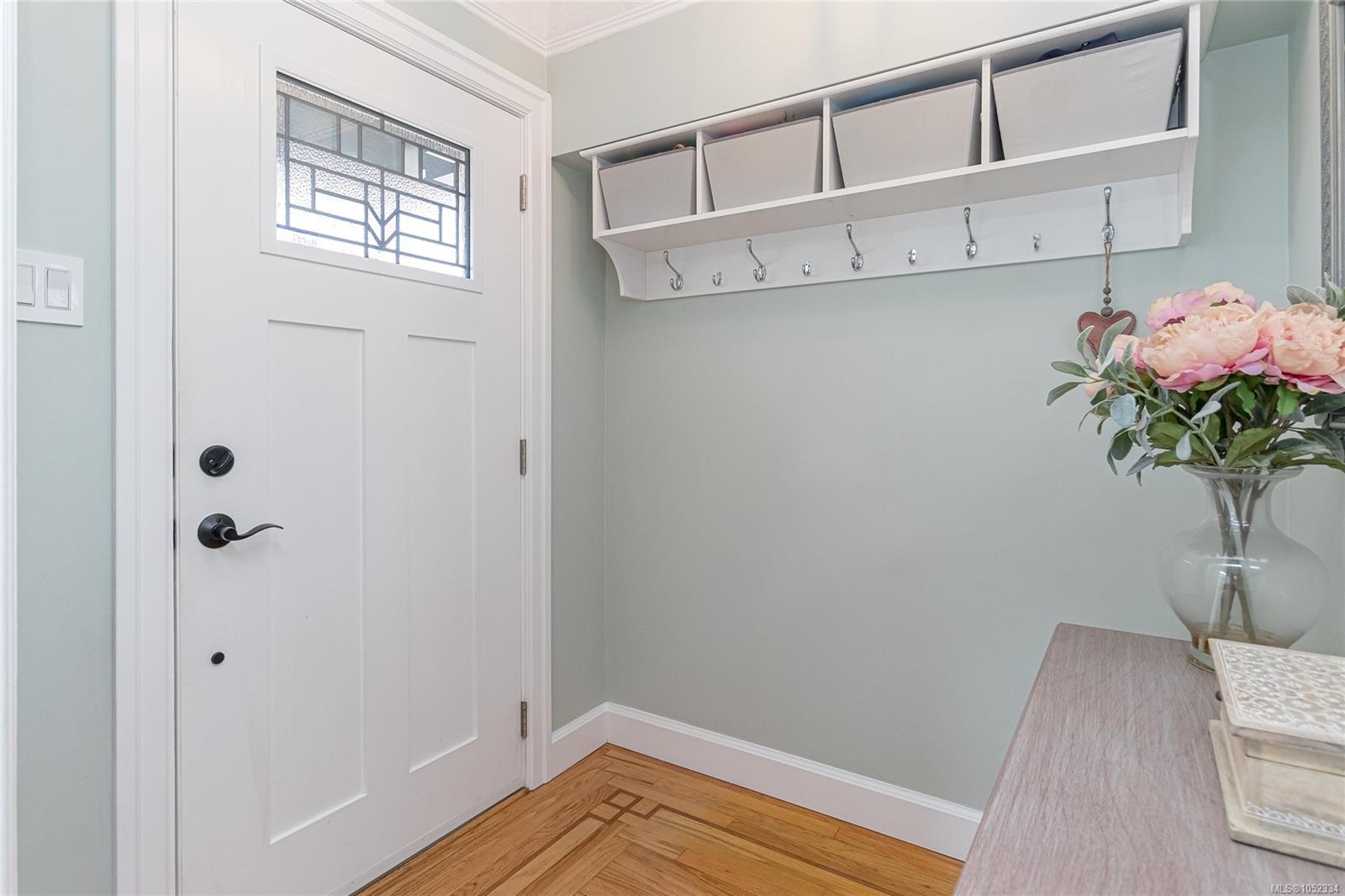 3721 Craigmillar Ave — listing photo 8 of 60