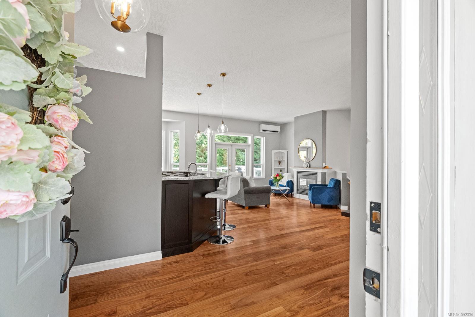 1187 Osprey Dr — listing photo 4 of 43