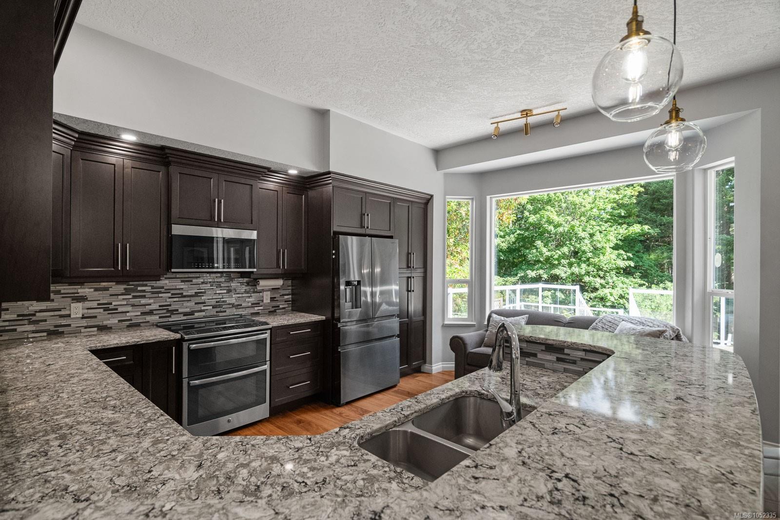 1187 Osprey Dr — listing photo 7 of 43