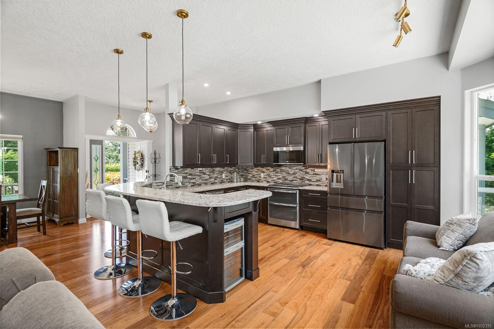 1187 Osprey Dr — listing photo 8 of 43
