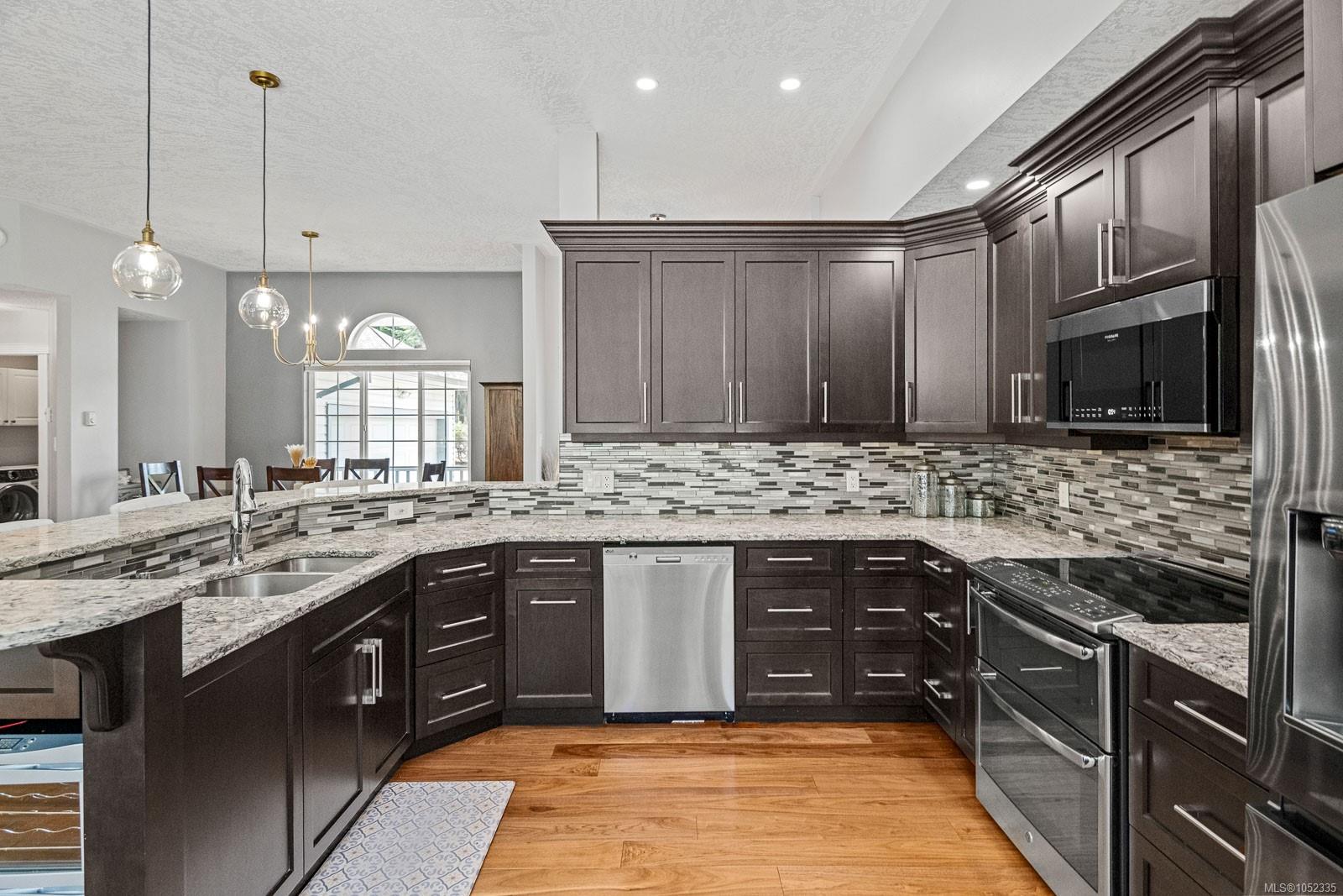 1187 Osprey Dr — listing photo 9 of 43